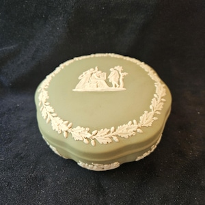 Vintage Wedgwood Large Green Jasperware Trinket Box