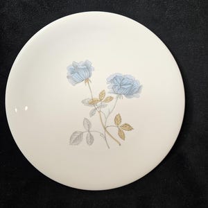 Wedgwood Vintage Ice Rose 8 Inch Plate