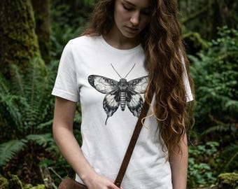 Vintage Moth Shirt, Witchy Butterfly Tee, Dark Academia Clothing, Botanical Insect Graphic, Cottagecore Aesthetic, Mystic Moth Art, Nature