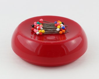 GRABBIT Magnetic Pincushion – RED