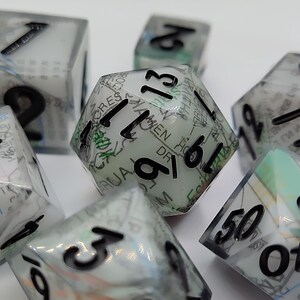 Handgefertigtes Würfelset aus echten Karten für DnD, Pathfinder, Call of Cthulhu und andere Table Top RPGs