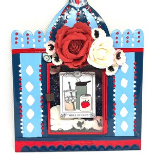 Carta de Tarô Três de Copas Nicho Shadowbox Santuário, Presente de Café, Presente para Ela, Arte Popular Mexicana, Retablo, Presente de Amigo, Presente Engraçado