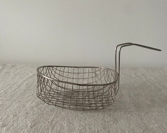 Vintage Over the rim wire frying basket - retro vintage kitchen decor