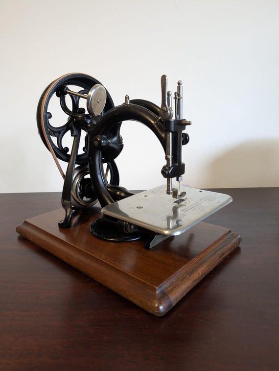 Antique Willcox & Gibbs Sewing Machine: 1900s Cast Iron Chain