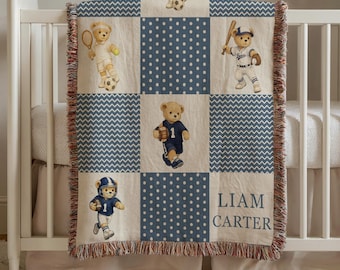 Manta tejida personalizada con osito de peluche, decoración vintage para habitación infantil con osito deportivo, manta personalizada con nombre para bebé, regalo clásico para habitación infantil.