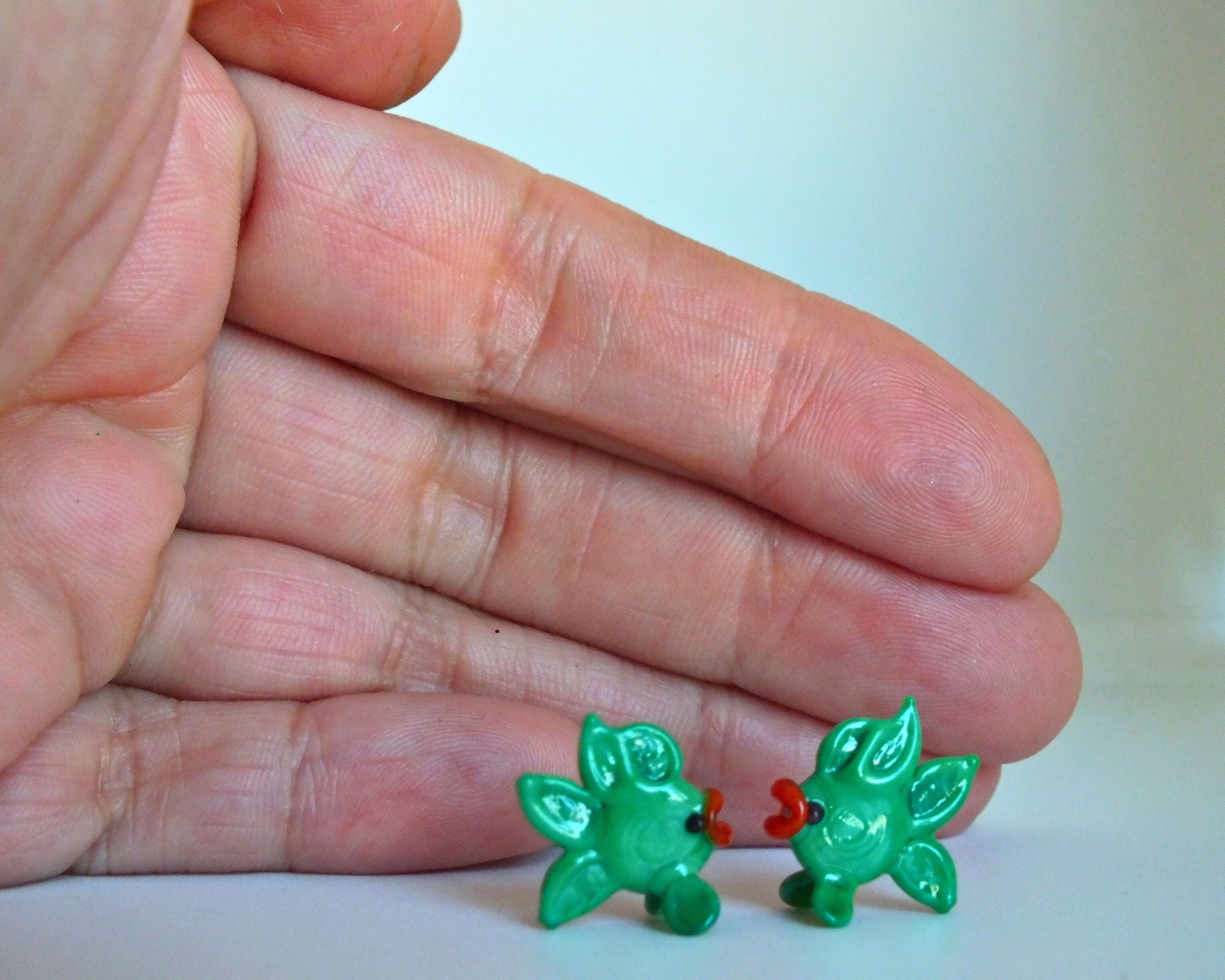手作りのミニガラス製魚の置物：緑と赤の水槽の装飾 - Etsy 日本