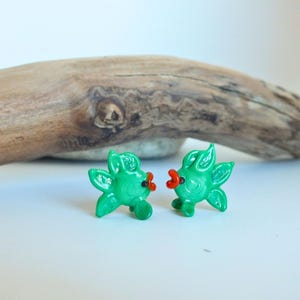 Handmade Mini Glass Fish Figurine: Green & Red Aquarium Decor