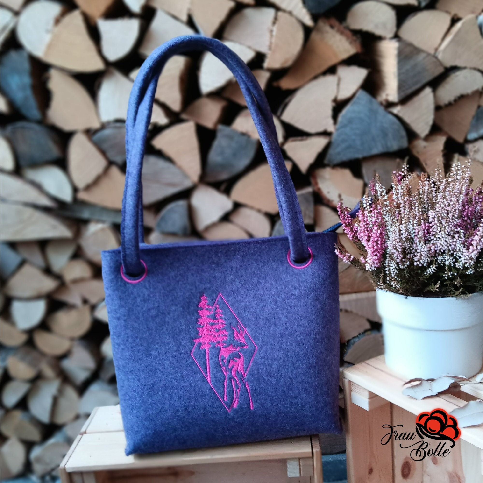 Handtasche L aus Wollfilz Trachtentasche Filztasche Dirndltasche Totebag  Hirsch Wald Stickerei Schwarzwald plastikfrei Schurwolle