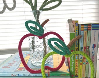 Apple Knit Wire Sign