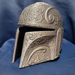 Deluxe Mandalorian Helmet