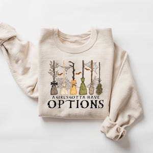 A Girl Gotta Have Options Sweatshirt, Retro Halloween T Shirt, Witches Halloween Shirt, Spooky Season Feeling Witchy Shirt, Trendy Halloween Bild 3