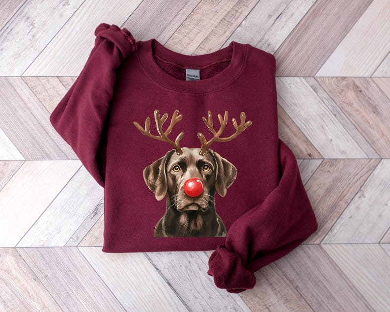 Christmas Chocolate Labrador Shirt, Christmas Lights Dog Tee, Christmas Dog, Lab Mom Tee, Gift for Dog Lover, Chocolate Lab Shirt, Dog Lover afbeelding 6