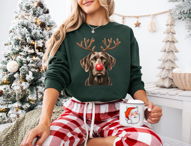 Christmas Chocolate Labrador Shirt, Christmas Lights Dog Tee, Christmas Dog, Lab Mom Tee, Gift for Dog Lover, Chocolate Lab Shirt, Dog Lover afbeelding 4