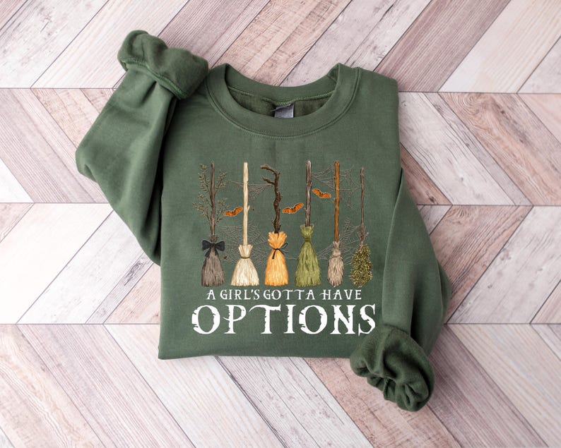 A Girl Gotta Have Options Sweatshirt, Retro Halloween T Shirt, Witches Halloween Shirt, Spooky Season Feeling Witchy Shirt, Trendy Halloween Bild 4