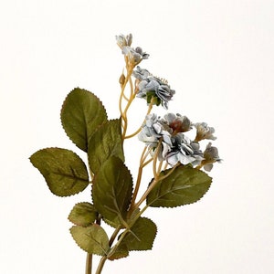 Pulverblauer Primel-Rosenstängel, Pompon-Rosenstamm - Hellblauer Primel-Rosenstamm, kleine Rosen, Kunstblumen, Kunstblumen - ARTIKEL 1317