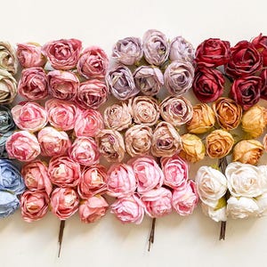 12 piccole rose dall'aspetto asciutto su steli di filo metallico - SCEGLI IL COLORE - Vendute così come sono, fiori artificiali ispirati all'aspetto asciutto, rose artificiali, fiori da corsage