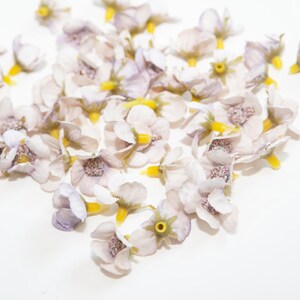 50 piccoli fiori in viola LILLA CHIARO - Leggi la descrizione - Fiori artificiali - Fiori pastello - ARTICOLO 1496
