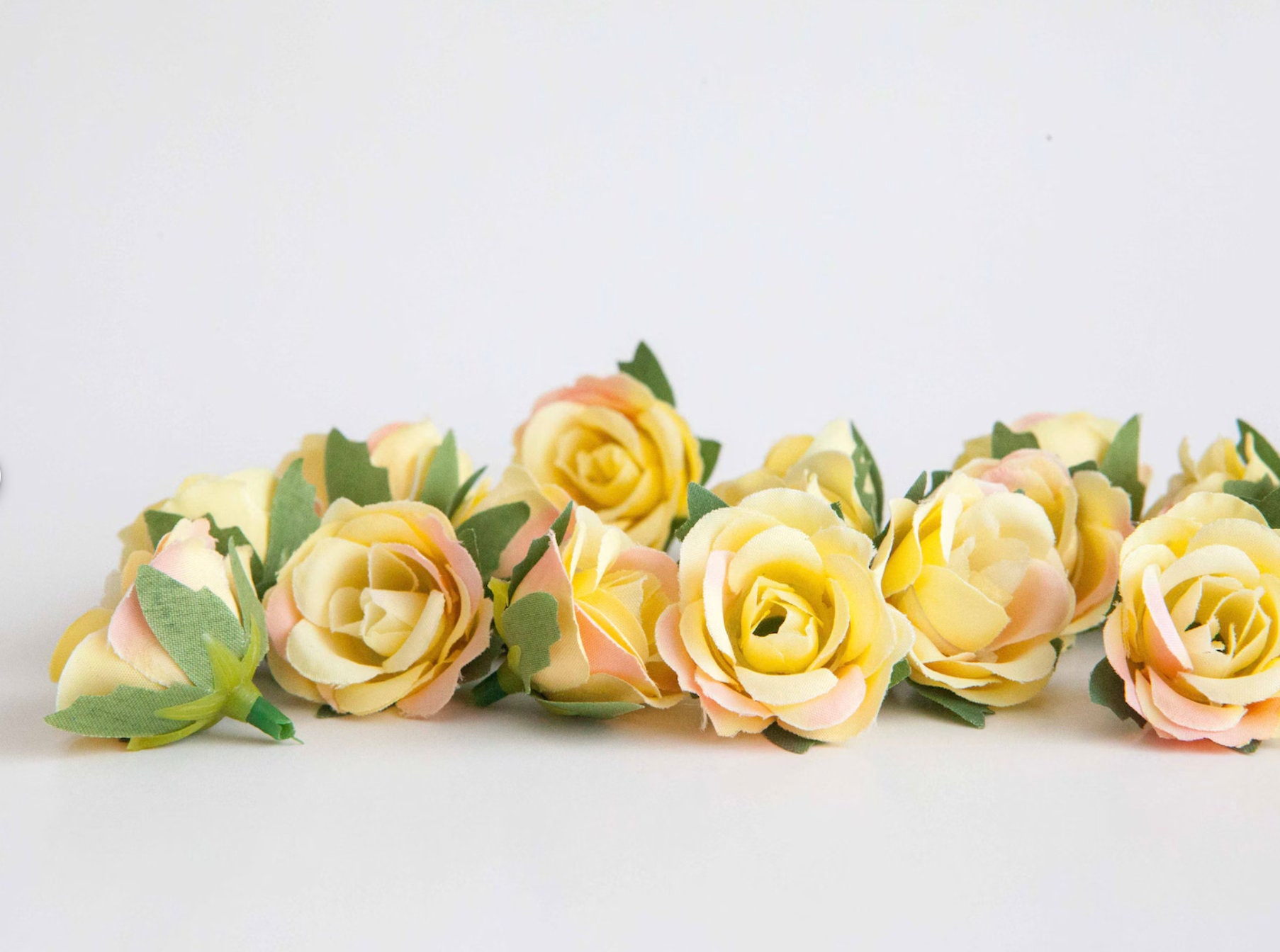 Acht Roze Rozen | 60 cm | tijdloze romantische kunstrozen in een prachtige bundel - RHODÉ