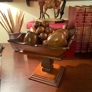 1960&#39;s MCM Vintage Carved Wooden Fruit Mid Century Modern Banana Grapes Pear Apple Mango