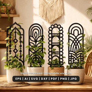 Puede incluir: Cuatro enrejados decorativos negros con patrones geométricos distintos, cada uno sostiene una planta trepadora verde en una maceta texturizada. Texto: Digital Download | designs24hr.etsy.com | EPS | AI | SVG | DXF | PDF | PNG | JPG.