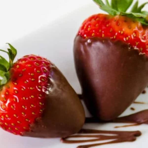 Chocolate Covered Strawberries Scented Soy Candle