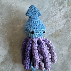 Handmade Crochet Ombre Squid Plush – Amigurumi Sea Creature Toy, Ocean Decor, Cute Gradient Stuffed Animal Gift