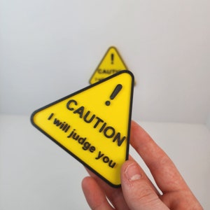 Funny Bearded dragon Caution I will Judge You Sign Beardie/Gecko cage decoration image 3