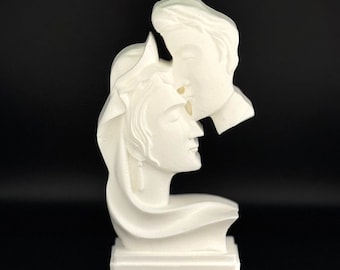 Statue Of Couple: Lovers in Love - Modern Decor-Handmade Resin Item