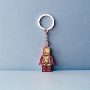 3D Fee B-Man Figur Charakter Schlüsselbund, Superheld Figur Schlüsselbund, personalisierte Rucksack Zubehör, Geschenke für ihn, Schlüsselbund Zubehör Iron Man