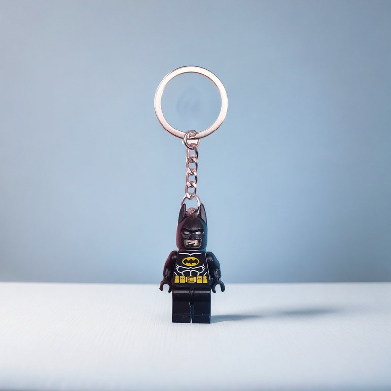 Porte-clés personnage 3D fée B-Man, Porte-clés figurine super-héros, Accessoire sac à dos personnalisé, Cadeaux pour lui, Accessoires porte-clés image 5