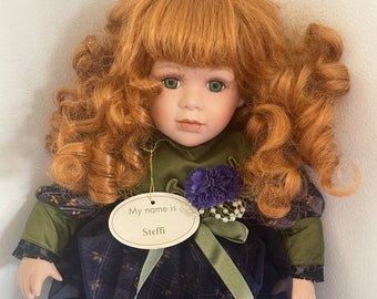 Poupée Leonardo en porcelaine, cheveux roux bouclés et yeux verts Steffi Tag, édition collector vintage Girl