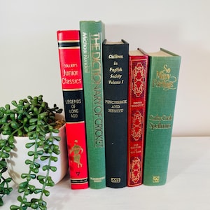 Pacote de livros vintage ousados | Livros de capa dura vermelhos e verdes para decoração de estantes, decoração de biblioteca doméstica, academia escura, estética de estudo