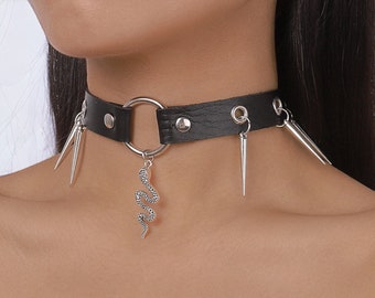 Womens Gothic Punk Adjustable Black Leather Snake Pendant Choker - Vintage Grunge Womens Jewellery