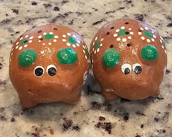 Clay salt shaker set Piggy salt shakers Mexican salt shakers