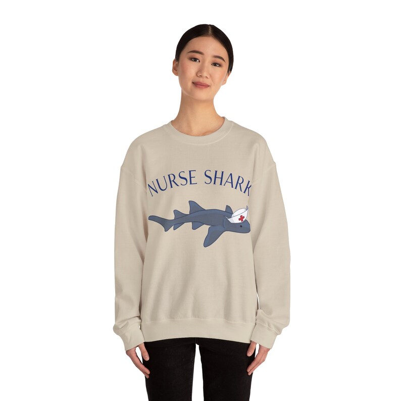 Moletom com capuz unissex de mistura pesada Nurse Shark, suéter com capuz Nurse Shark, suéter de enfermeira, suéter de médico, moletom com capuz Nurse imagem 8
