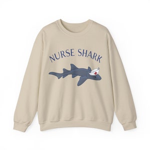 Moletom com capuz unissex de mistura pesada Nurse Shark, suéter com capuz Nurse Shark, suéter de enfermeira, suéter de médico, moletom com capuz Nurse imagem 2
