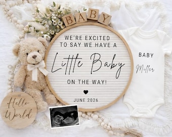 Sjabloon voor neutrale zwangerschapaankondiging |  Bewerkbaar canvas Little Baby Flat Lay