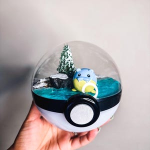 SPHEAL (Large 5.5inch) Pokeball Diorama Terrarium