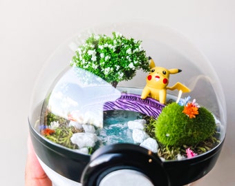 Pikachu Pokémon Terrarium - Pokeball Environment/Terrarium/ Large