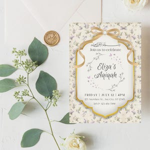 Edytowalne zaproszenie Aqeeqah/Aqiqah, cyfrowy szablon zaproszenia Aqiqah, muzułmańska karta z ogłoszeniem o narodzinach dziecka, islamskie zaproszenie na baby shower - domek dla lalek