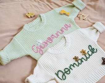 Pull personnalisé prénom pour bébé, prénom brodé à la main personnalisé, cadeau pour baby shower, cadeau d'anniversaire pull avec prénom pour garçon