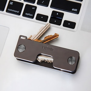 Aluminium sleutelhouder, compacte sleutelhouder, grijze sleutelhouder, aluminium luxe sleutelhouder, multifunctionele sleutelhanger, relatiegeschenken voor mannen