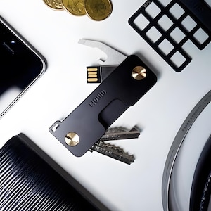 Aluminium sleutelhouder, compacte sleutelhouder, grijze sleutelhouder, aluminium luxe sleutelhouder, multifunctionele sleutelhanger, relatiegeschenken voor mannen