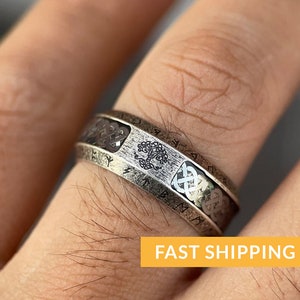 Men&#39;s Viking Tree of Life Ring: Nordic Runes, Wood Resin, Vintage Norse Style Wedding Band - Ideal Birthday Gift