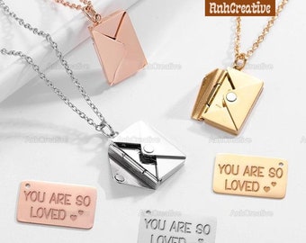 Je bent zo geliefde ketting, liefdesbrief ketting, botanische sieraden, aangepaste gegraveerde medaillon, gepersonaliseerde envelop medaillon HALSKETTING,