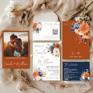 Puede incluir: Un conjunto de papelería de boda con una paleta de colores cálidos en naranja quemado, azul marino y crema. El conjunto incluye invitaciones, tarjetas RSVP y tarjetas de detalles, todas adornadas con arreglos florales y los nombres Camila y William.