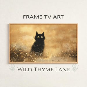 Peut inclure: Impression d'art encadrée représentant un chat noir aux yeux jaunes brillants sur un fond doré texturé. L'œuvre est encadrée dans un cadre en bois clair et comprend le texte "FRAME TV ART" et "WILD THYME LANE".