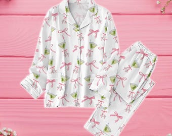 Cocktail Coquette Bow Pyjamas Set, Martini Geschenk Valentine Pyjamas, Bachelorette Party Pyjamas Shirt, Tini Time Pyjamas, Geschenk für Sie
