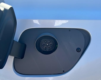 Polestar 2 Charging Port Cover - Protect From Snow / Rain - Modern Design