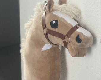 Duro caballo de afición del fiordo. Modelo grande. Cabestro de lujo con pelo; palo incluido. ¡MEGA VENTA!